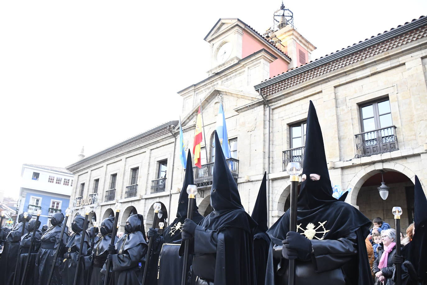 Una multitud arropa al Encuentro en Avilés