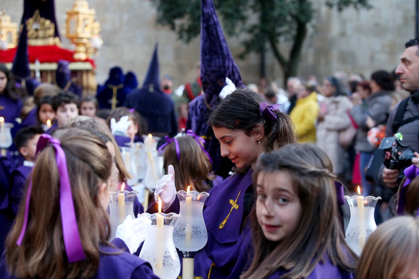 Fervor en Oviedo al paso del Nazareno