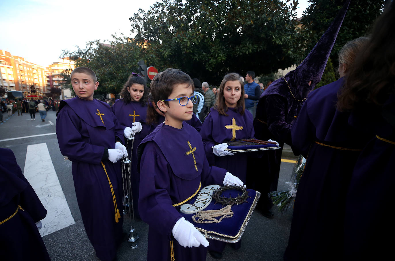 Fervor en Oviedo al paso del Nazareno