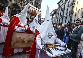 Una multitud en la procesión de la libertad
