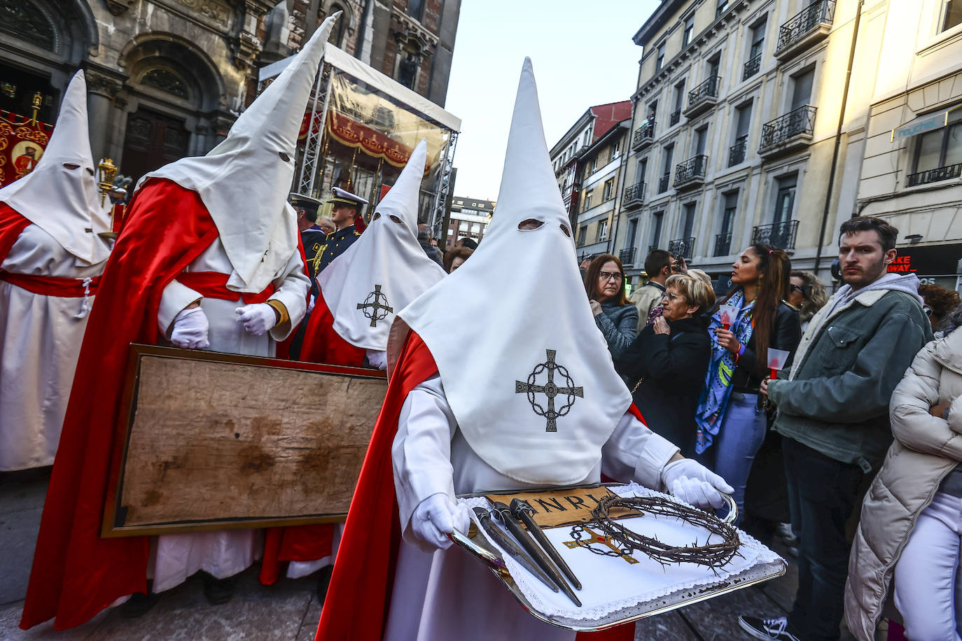 Una multitud en la procesión de la libertad