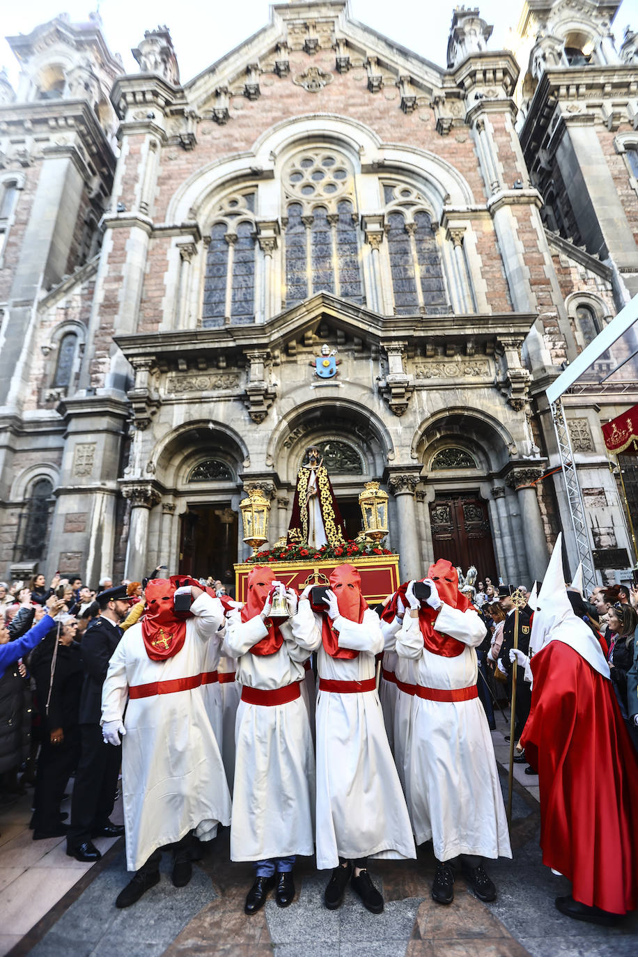 Una multitud en la procesión de la libertad