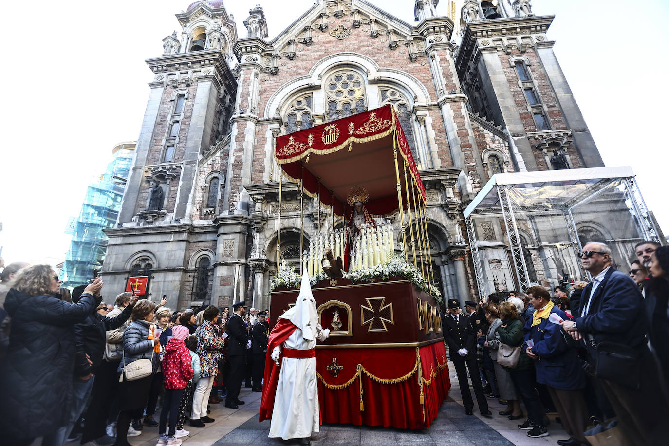Una multitud en la procesión de la libertad