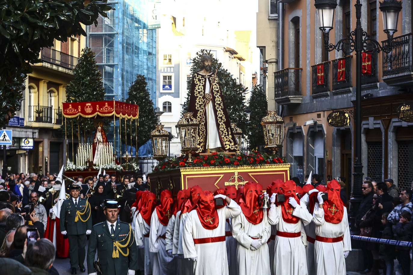 Una multitud en la procesión de la libertad