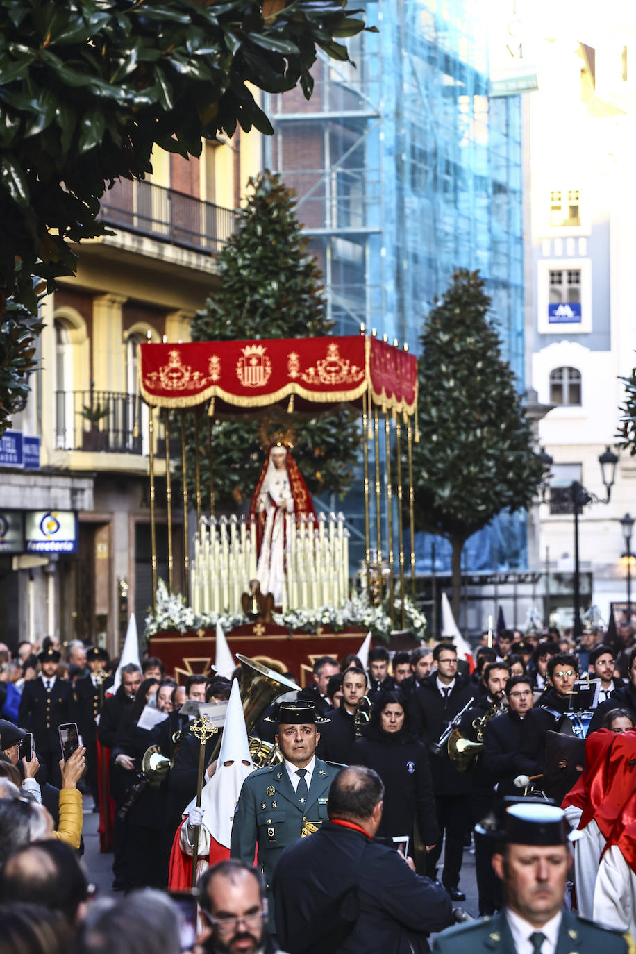 Una multitud en la procesión de la libertad