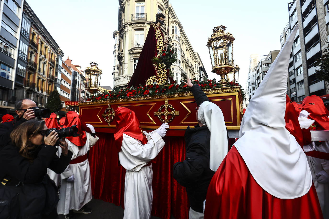 Una multitud en la procesión de la libertad