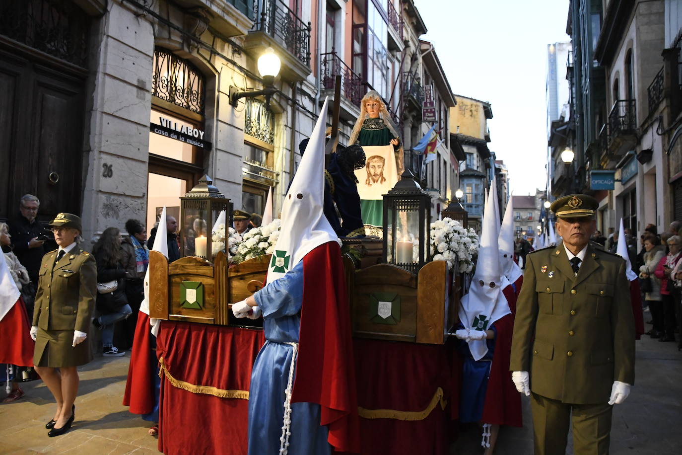 Traición y Silencio en Jueves Santo