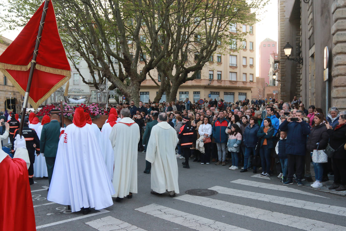 El Santo Entierro llena Gijón