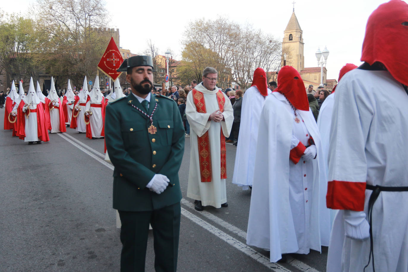 El Santo Entierro llena Gijón