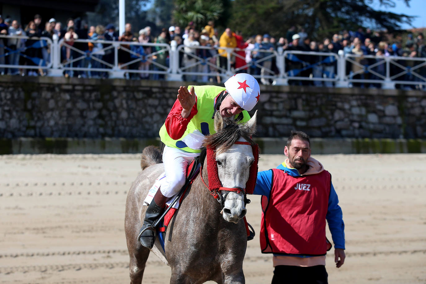 Ribadesella disfruta del espectáculo de las Carreras de Caballos