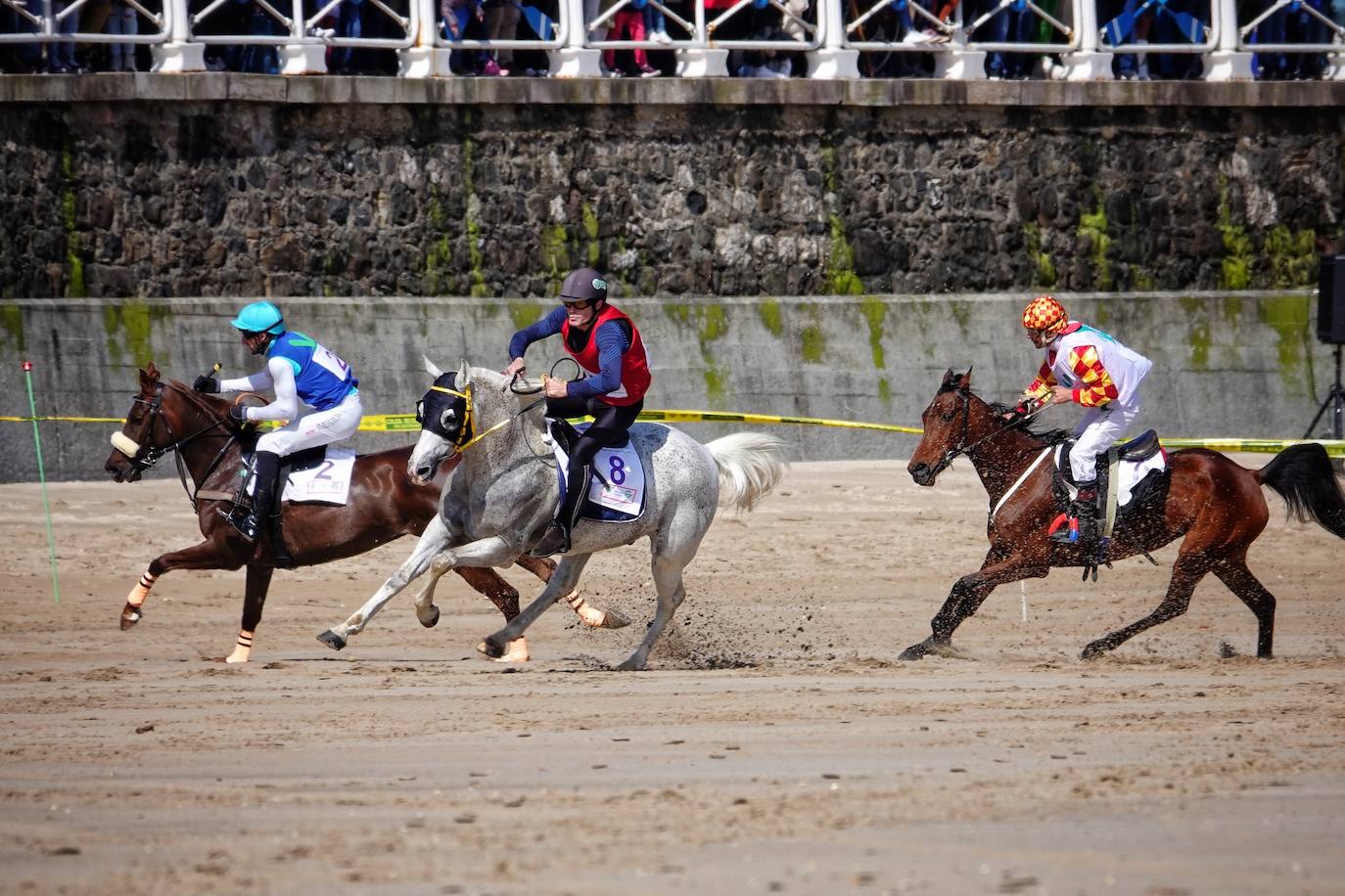 Ribadesella disfruta del espectáculo de las Carreras de Caballos