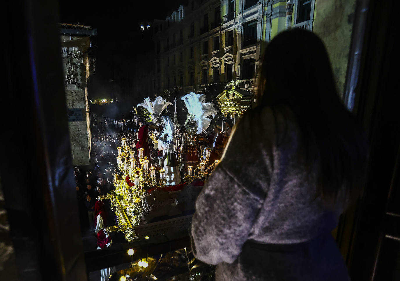 La Madrugá conmueve a los fieles en Oviedo