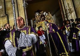 La Madrugá conmueve a los fieles en Oviedo