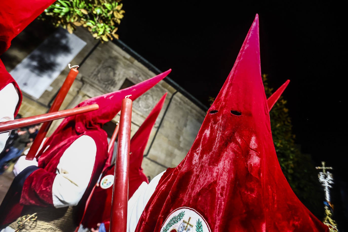 La Madrugá conmueve a los fieles en Oviedo