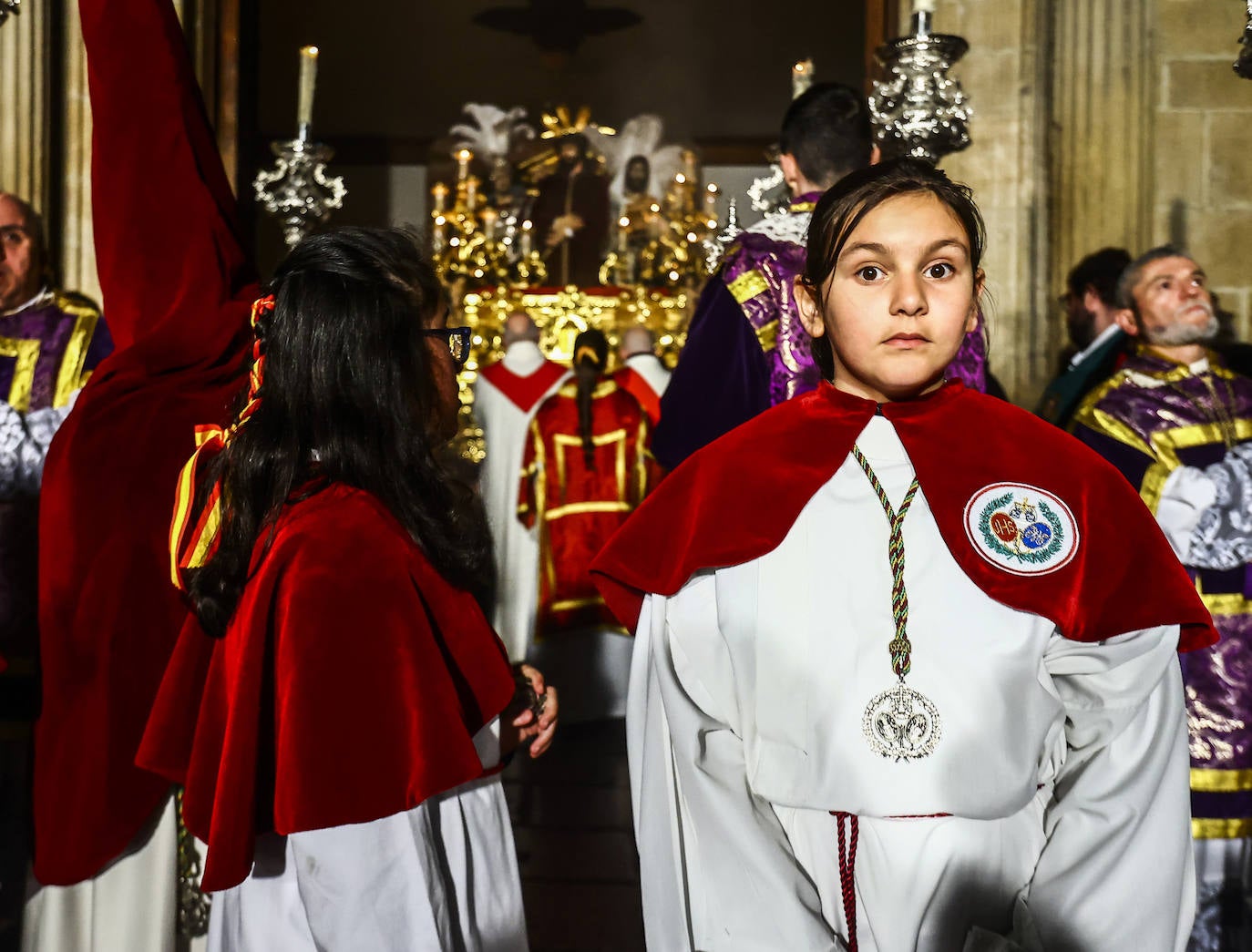 La Madrugá conmueve a los fieles en Oviedo
