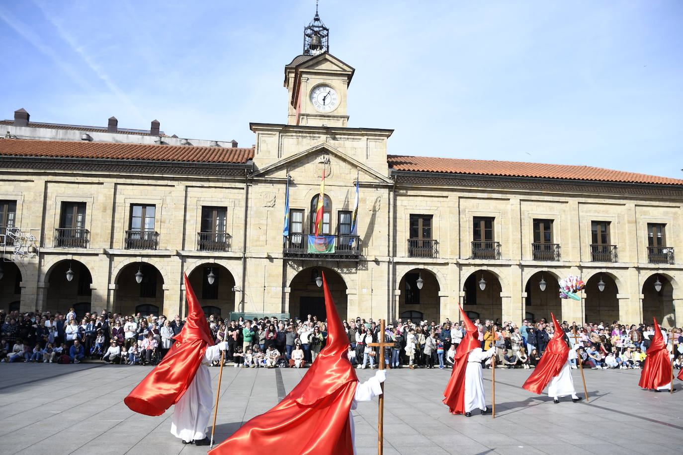 Devoción en Avilés por el Santo Entierro