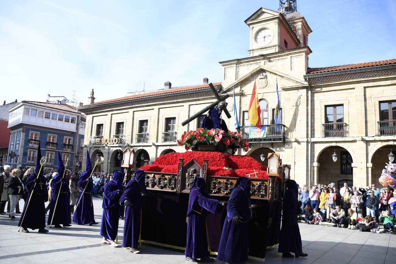 Devoción en Avilés por el Santo Entierro