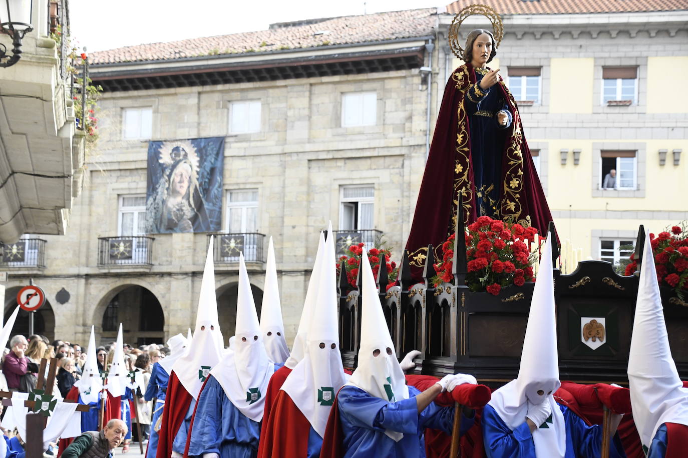 Devoción en Avilés por el Santo Entierro