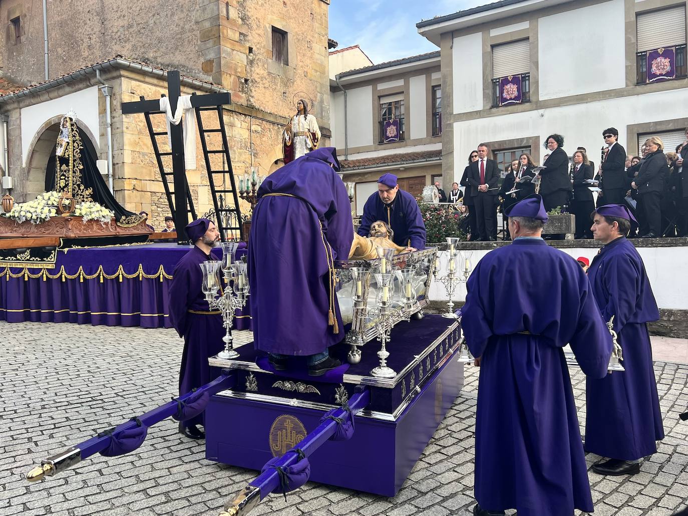 Multitudinario Desenclavo en Villaviciosa