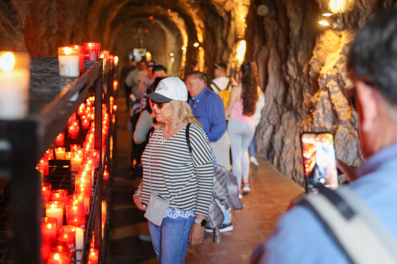 Calor y lleno total en Asturias en el Sábado Santo