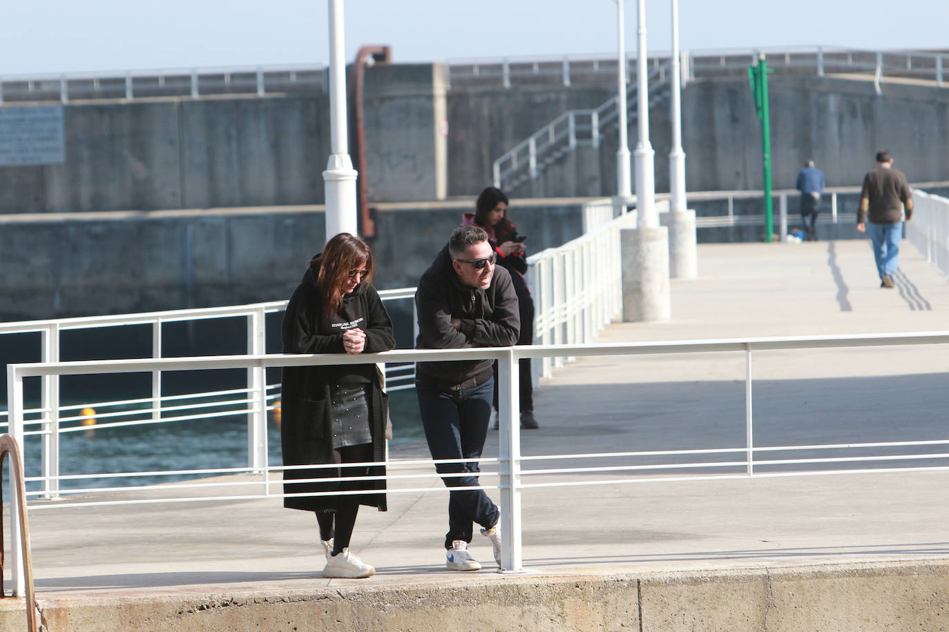Calor y lleno total en Asturias en el Sábado Santo