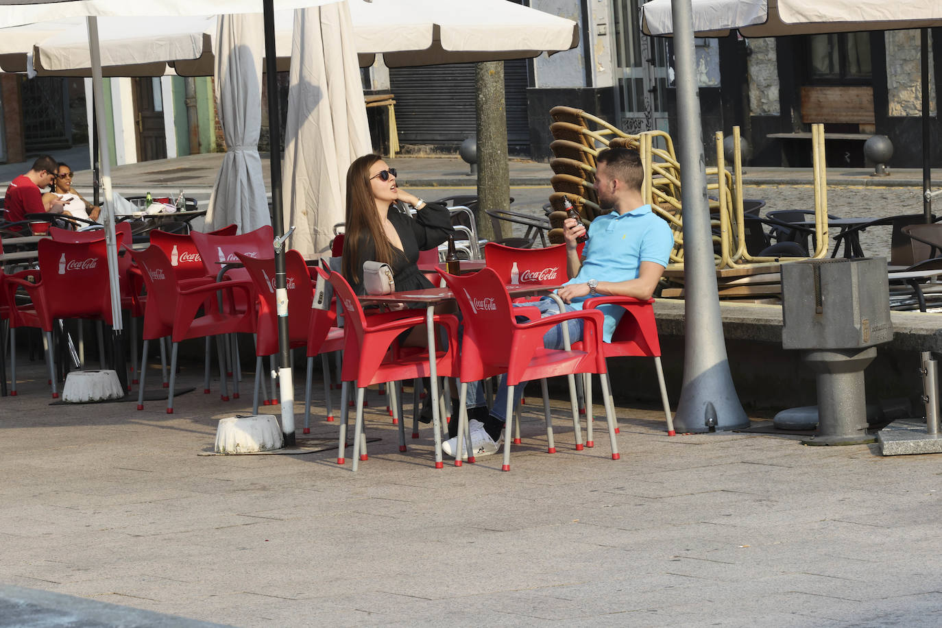 Calor y lleno total en Asturias en el Sábado Santo