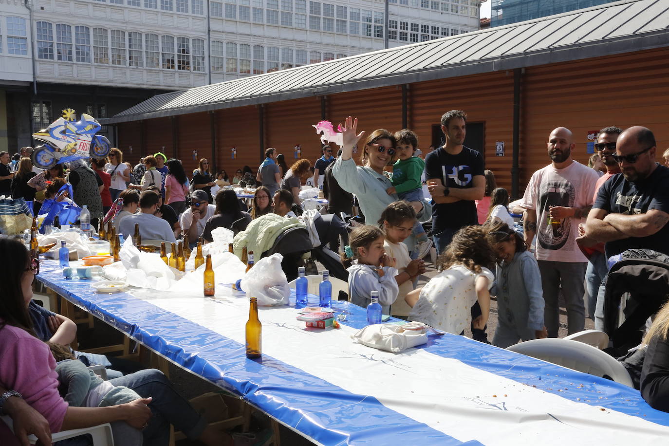 Avilés disfruta de la Comida en la Calle por todo lo alto