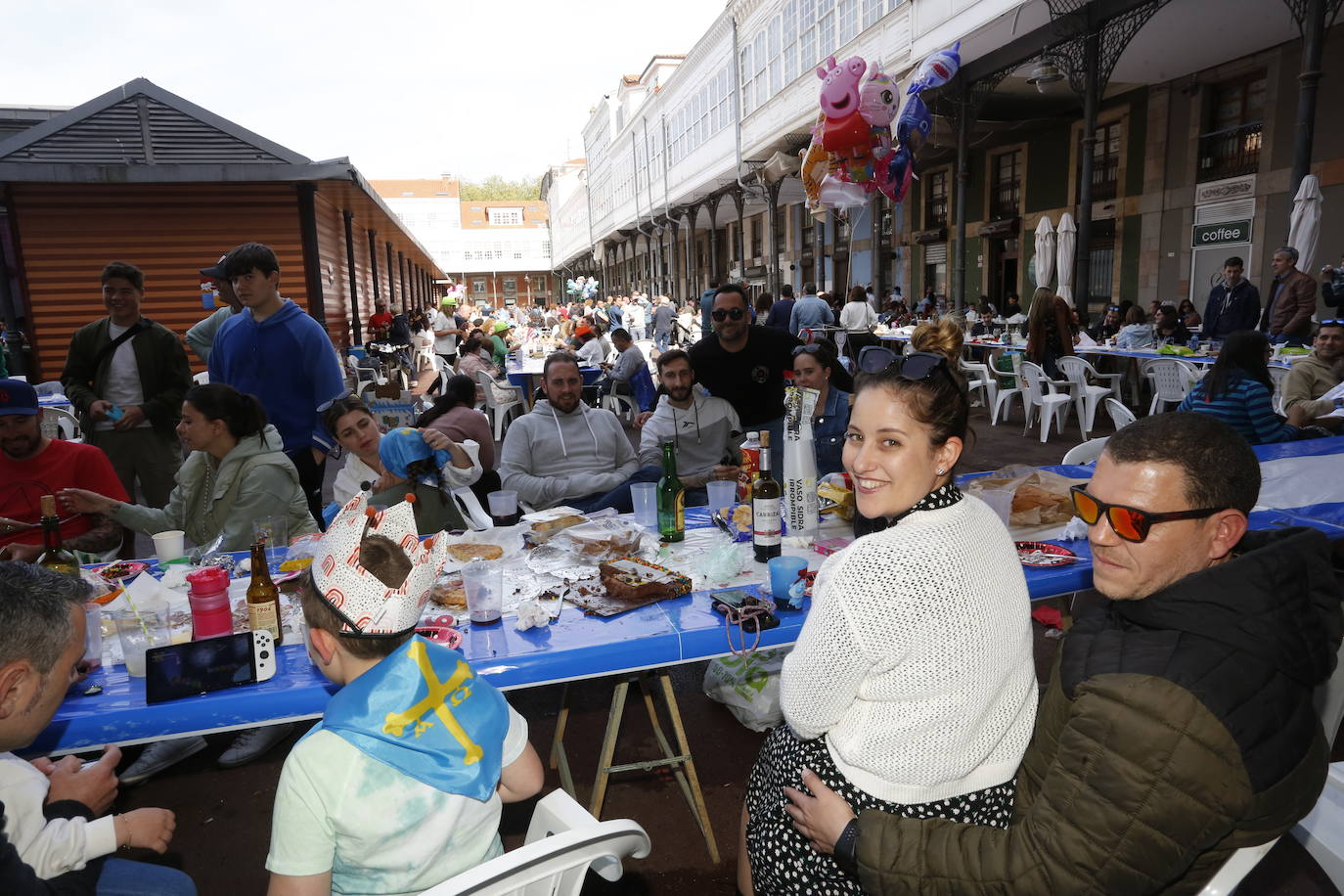 Avilés disfruta de la Comida en la Calle por todo lo alto