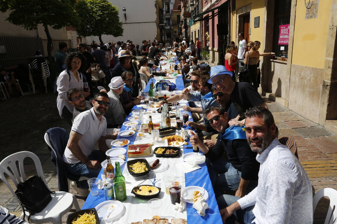Avilés disfruta de la Comida en la Calle por todo lo alto