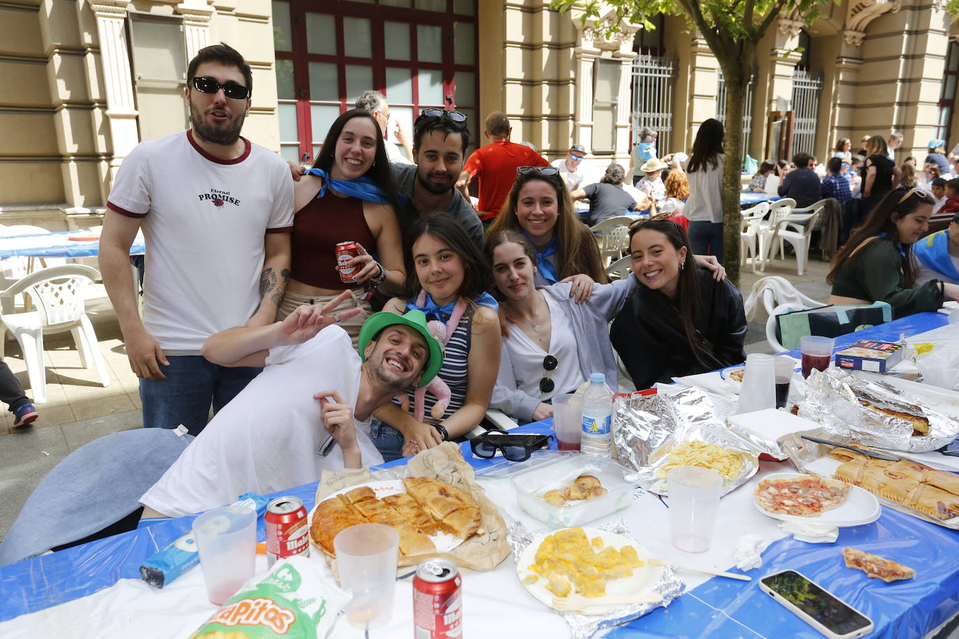 Avilés disfruta de la Comida en la Calle por todo lo alto