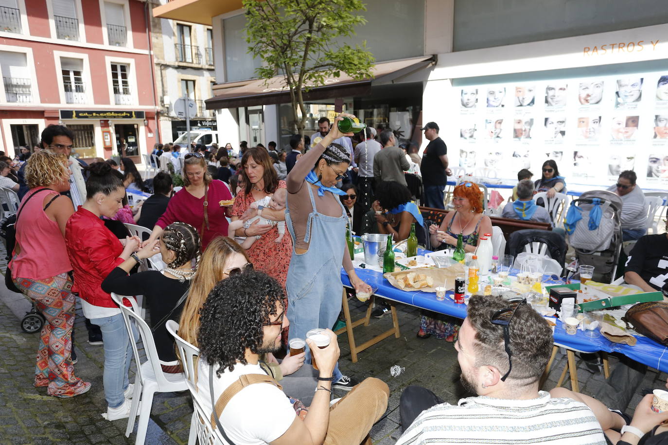 Avilés disfruta de la Comida en la Calle por todo lo alto