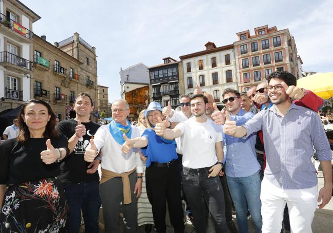 Diego Canga arropó a Esher Llamazares y a su equipo con el que el PP opta a la Alcaldía de Avilés.