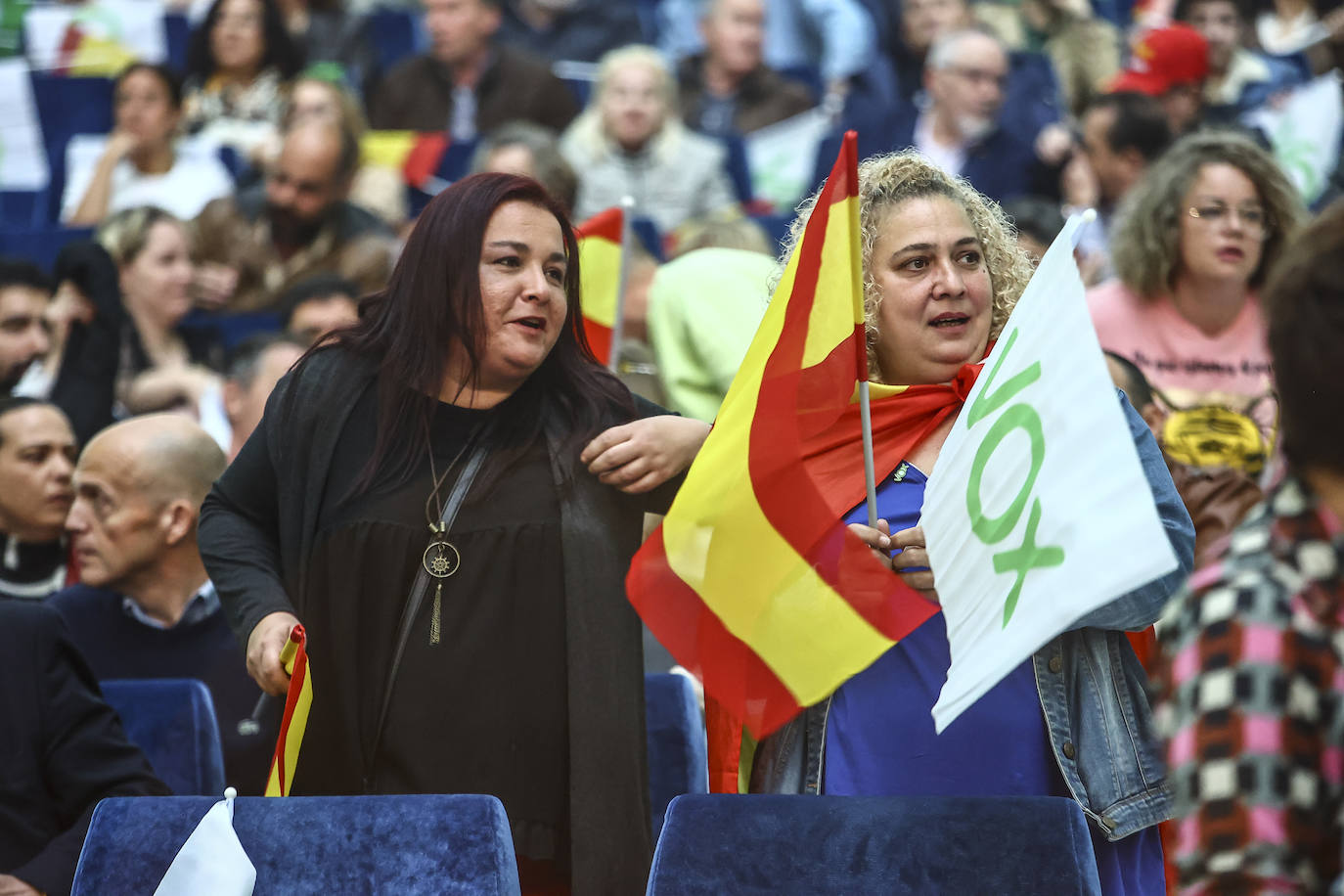 Vox reúne a sus simpatizantes en un mitin en Oviedo