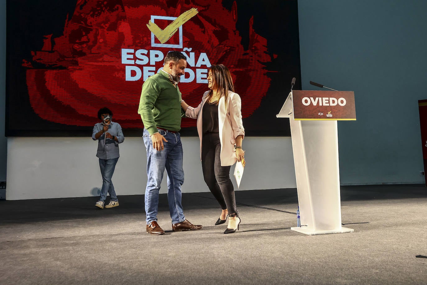 Vox reúne a sus simpatizantes en un mitin en Oviedo