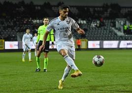 El luarqués David Álvarez, durante uno de los partidos que disputó esta temporada.