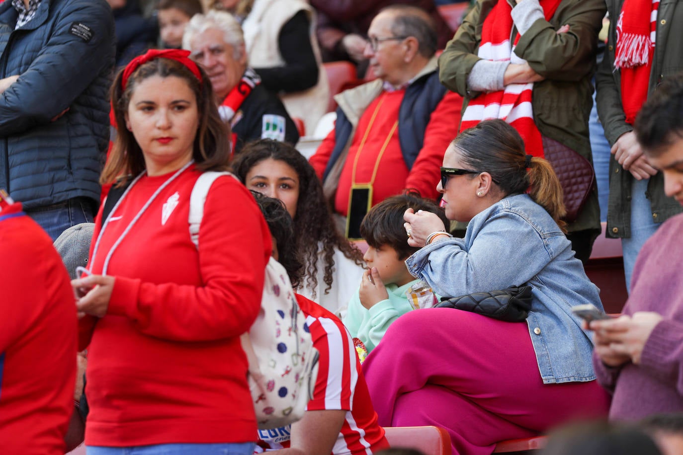 ¿Estuviste en el Sporting - Alavés? ¡Búscate en las fotos!