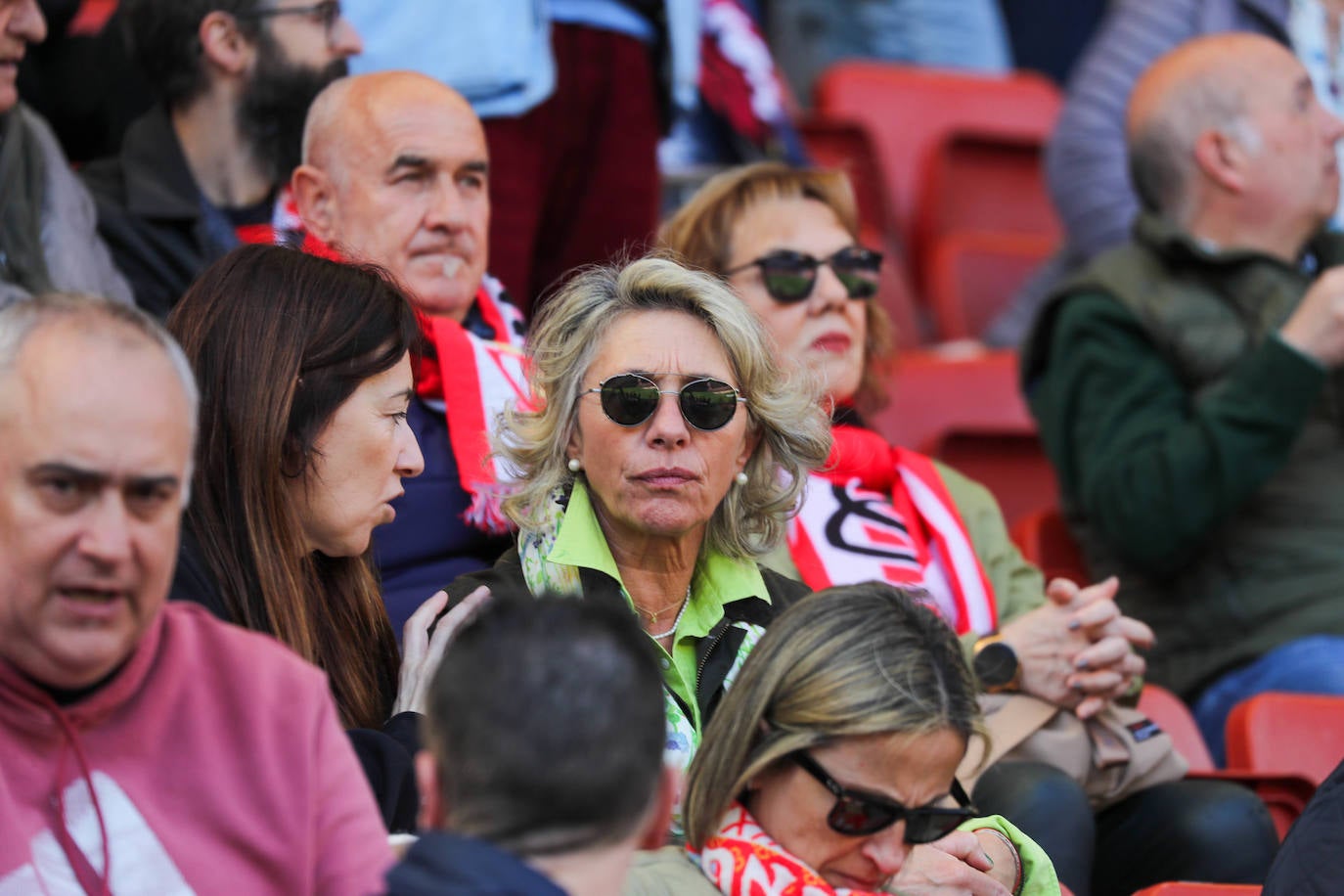 ¿Estuviste en el Sporting - Alavés? ¡Búscate en las fotos!