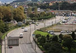 La AS-19 parte de Los Oficios y transcurre por Marqués de Suances y Avenida de Gijón hasta Corvera.