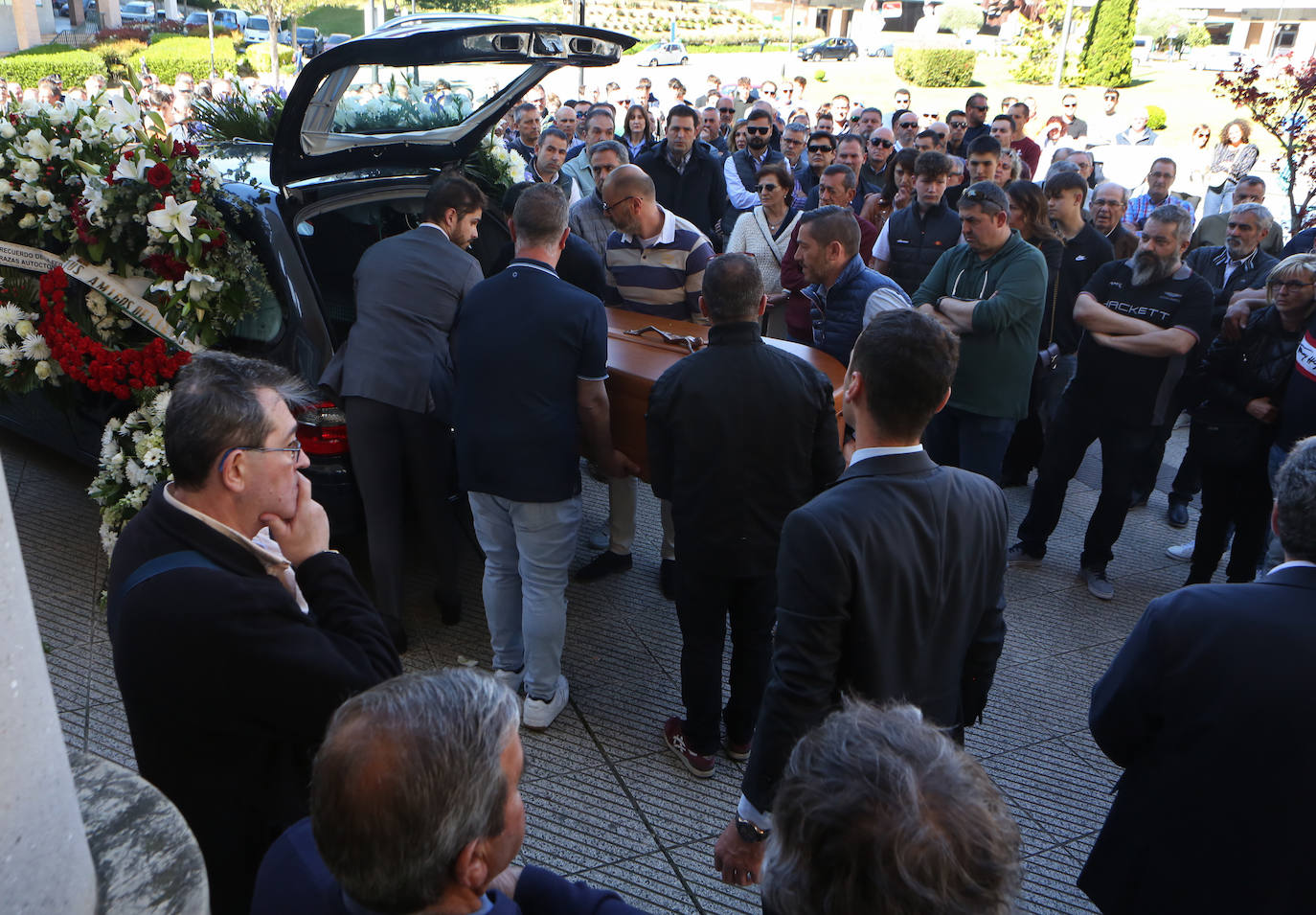 Emotivo adiós a Julio y Javi, dos «campeones» en la carretera y en la vida