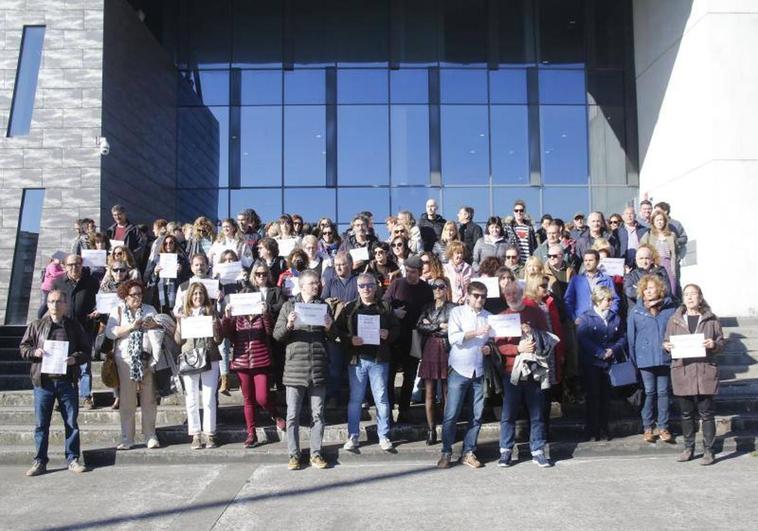 Huelga de los funcionarios de los juzgados en Gijón esta mañana.