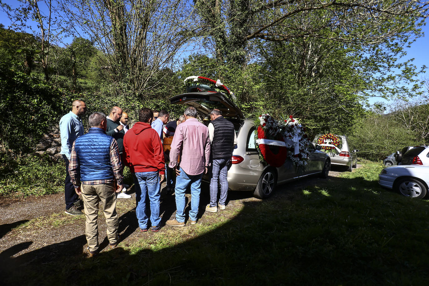 Emotivo adiós a Julio y Javi, dos «campeones» en la carretera y en la vida