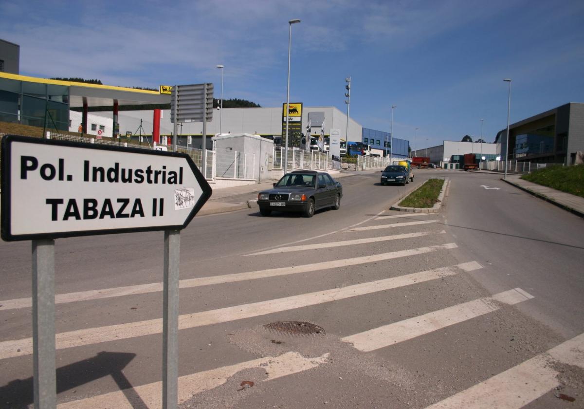 Acceso por carretera al Polígono Industrial de Tabaza.