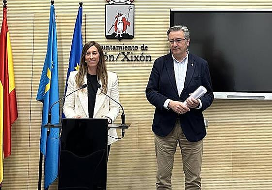 Los populares Ángela Pumariega y Pablo González.