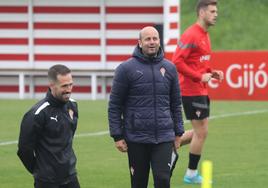 Miguel Ángel Ramírez, durante el entrenamiento del Sporting.