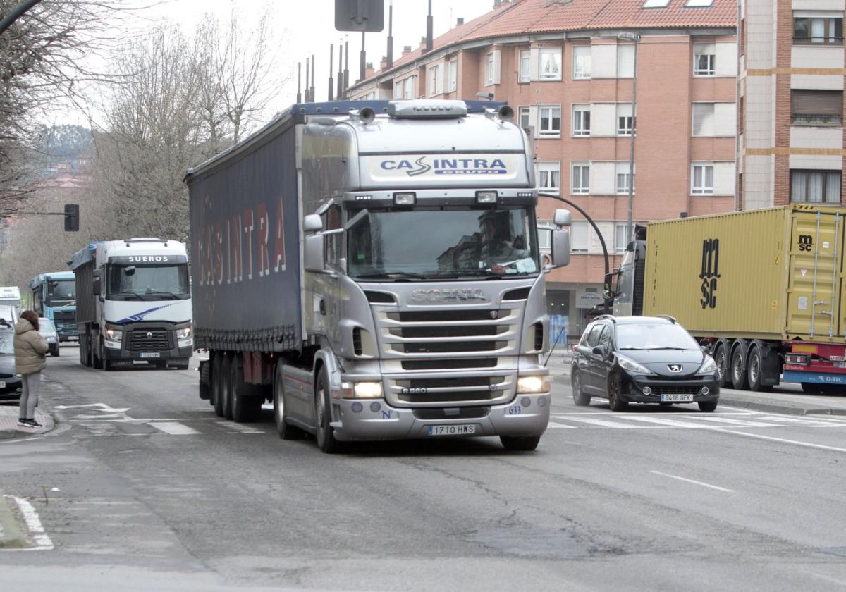 Exigencia unánime para licitar el vial de Jove antes del 28M