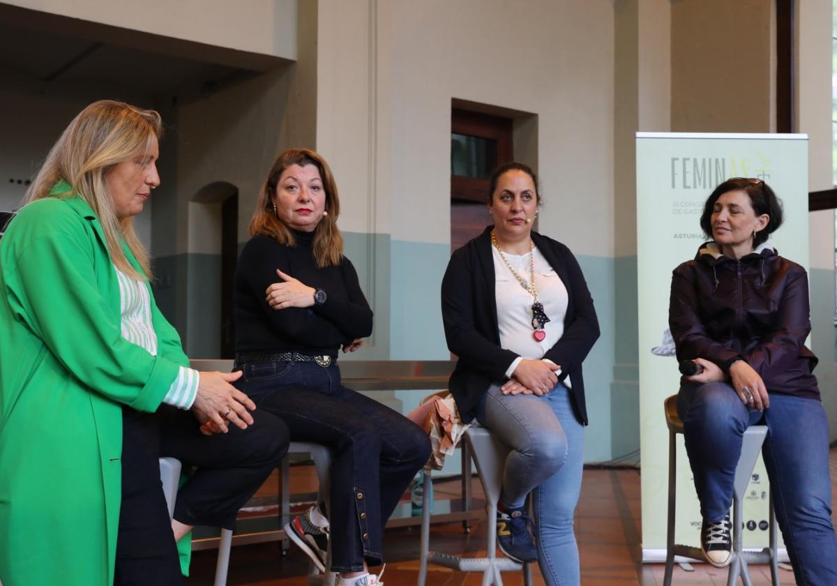 Yolanda León, Inés Butrón y Beatriz Sotelo, con Begoña Tormo.