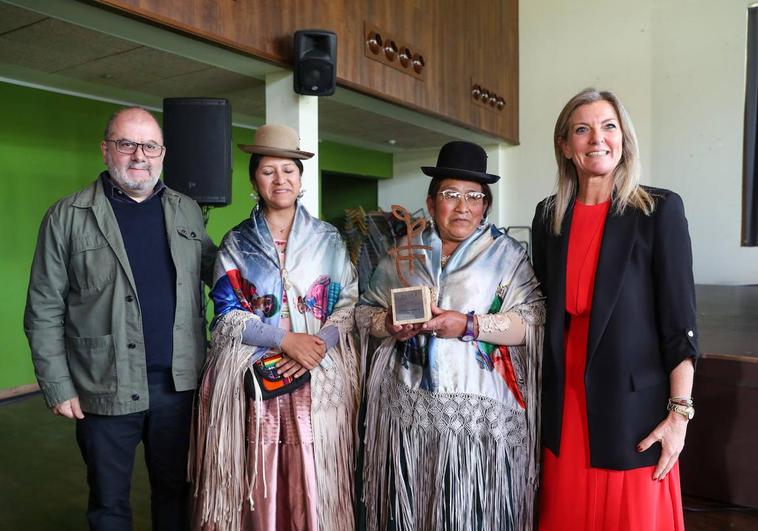 Benjamín Lana, director general de Vocento Gastronomía, Analía Gonzales, Dora Magueño y Graciela Blanco, viceconsejera de Turismo del Principado.