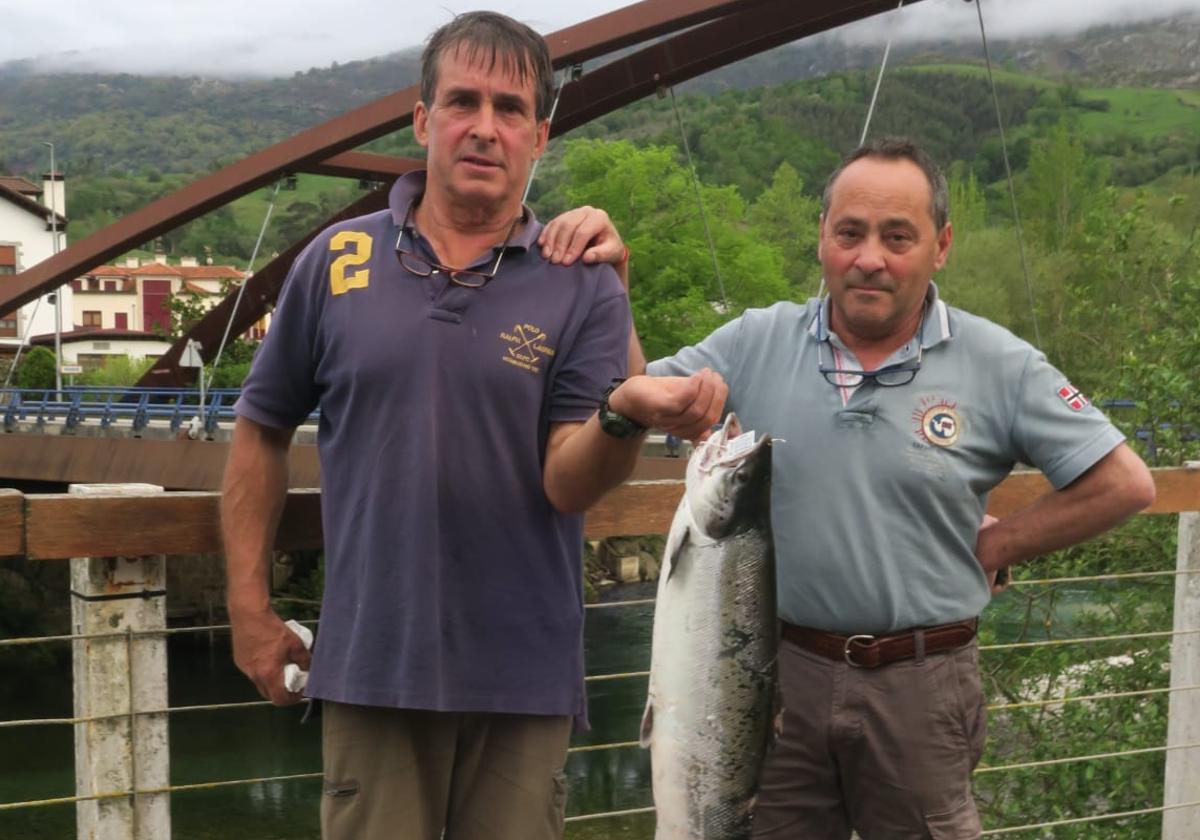 Juan Carlos Lamadrid, a la izquierda, y Carlos Sánchez.