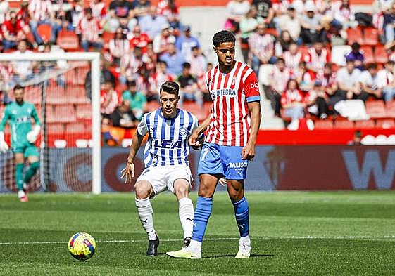 Varne, en un lance del partido contra el Alavés.