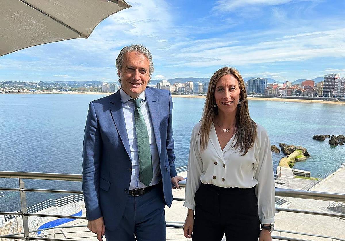 Ángela Pumariega e Íñigo de la Serna.